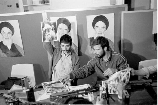 Belajar dari Iran, Negeri "Seribu" Embargo