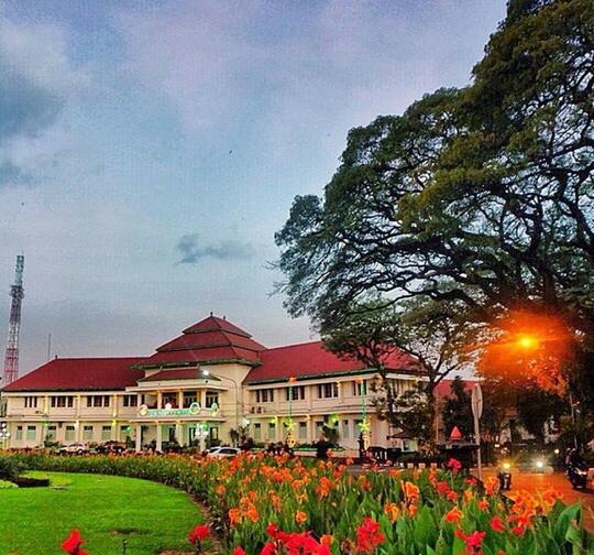 Kota Malang Darurat Parkir