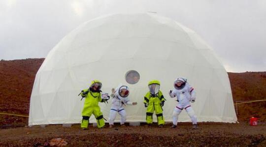 Bagaimana Rasanya Menghabiskan Setahun Hidup di Mars