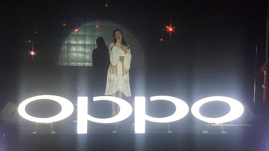 Live Thread and Live Streaming : OPPO Raisa Phone