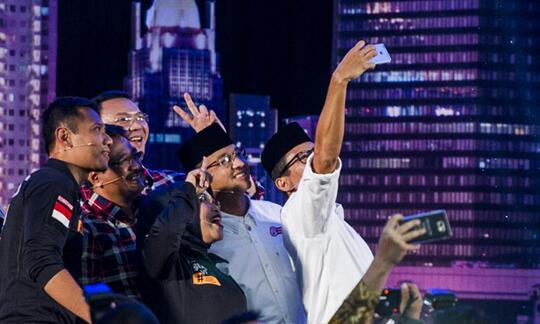 Debat Pilkada DKI, Temanya Dinilai Menguntungkan Ahok-Djarot