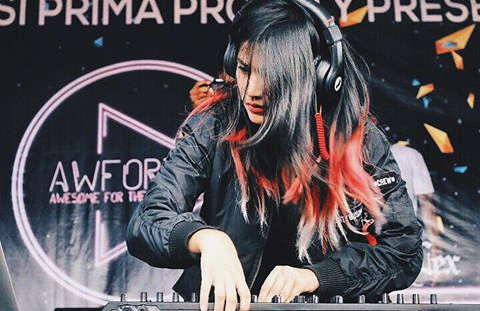 DJ CANTIK indonesia yg POPULER di INSTAGRAM