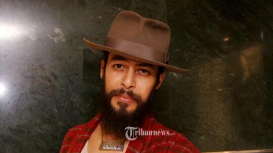 Membahas Profil Alex Abbad Istri Terupdate