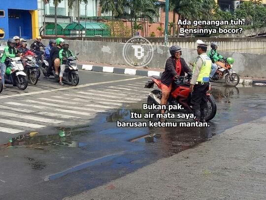 8 Meme pemotor nakal dihadang polisi ini ngocolnya parah banget