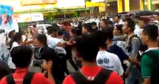 Ricuh Sales Vendor HP di Jambi (+video)