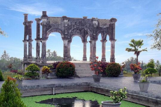 7 objek wisata bersejarah paling di minati turis asing di bali