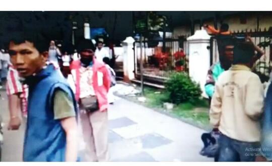 Pemotor yang Suka Naik Trotoar, Berkendaralah dengan Akal Sehat