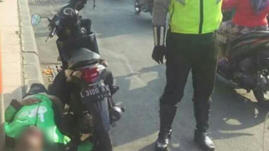 Sedang Menunggu Order Pelanggan, Driver Ojek Online Tiba-tiba Meninggal