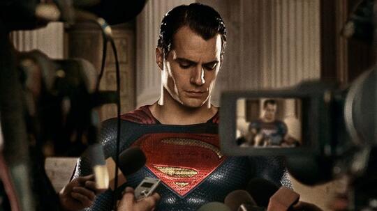Kumis Si Superman yang Bikin Heboh!