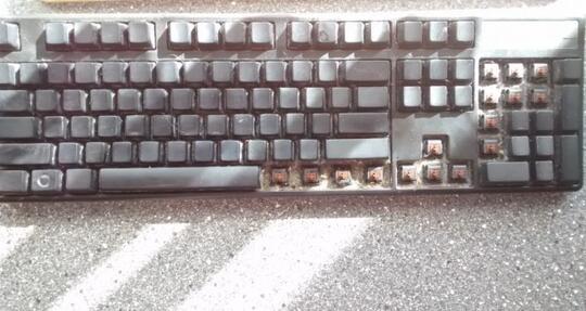 Ini Jadinya Kalau Ente Gak Bersihin Keyboard Sampai 6 Tahun