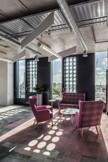Intip Kerennya Markas Adobe di London Yuk!
