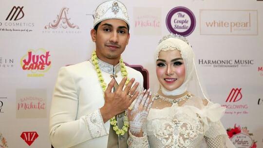 Adik Bungsu Ayu,Sarah, dan Rahmah Azhari Nikahi Pengusaha Beromzet Miliaran
