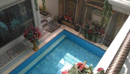 Mengintip Isi Rumah Mewah Bak Istana Bos First Travel