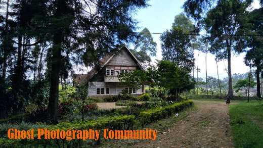 Rumah Berhantu Di Atas Bukit (Base On Field Report on August 24, 2017)