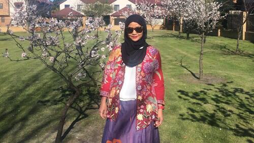 Ini Sindy, Pemeran Saras 008 yang Kini Berhijab & Tinggal di Australia