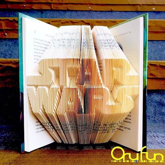 Wow, Lembaran Halaman Buku Bisa Jadi Karya Seni Keren, Gan !