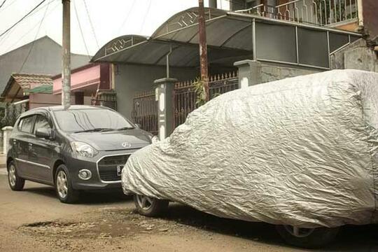 Masak Punya Mobil Gak Punya Garasi?