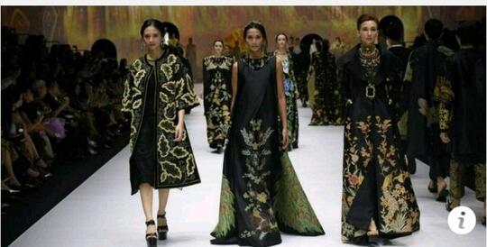 Selamat Hari Batik Nasional: Batik apakah yang kamu pakai hari ini?