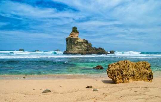 Ini Dia Gan 4 Pantai Di Pacitan Yang Cocok Buat Beach Camp