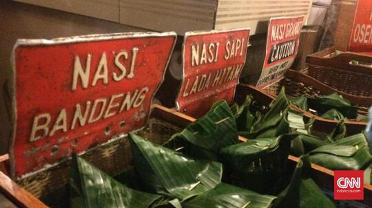 Menjajal 'Nasi Kucing' Babi di Angkringan Non-Halal Masa Kini