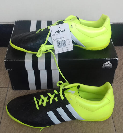 sepatu futsal skechers