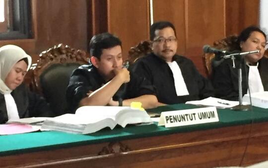 Jaksa Bentak Ustadz Alfian, Pengunjung Sidang: Jangan Kurang Ajar pada Ulama!