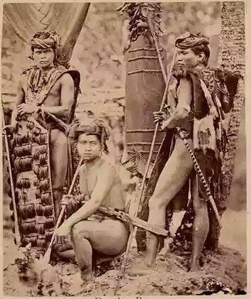 Foto langka dan jadul potret kehidupan Suku Dayak di Borneo, keren!