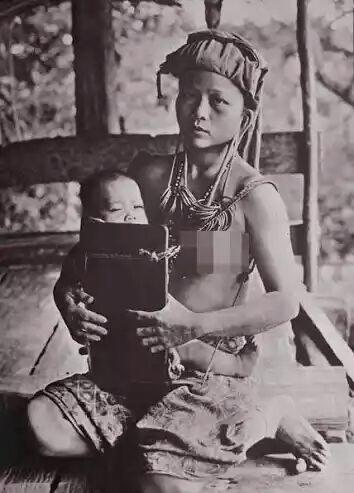Foto langka dan jadul potret kehidupan Suku Dayak di Borneo, keren!