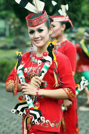 Foto langka dan jadul potret kehidupan Suku Dayak di Borneo, keren!