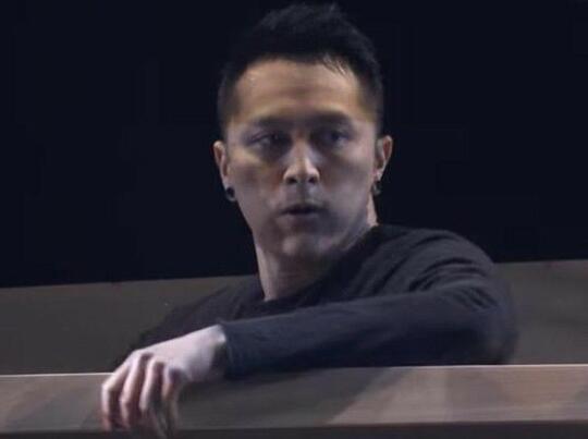 Absennya Kata 'Sempurna' Demian dan Histerisnya Sara Wijayanto