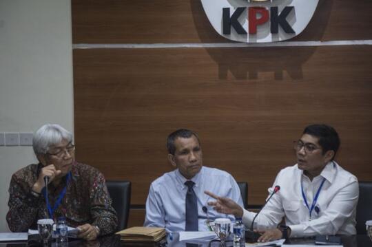 Mengurai kusut izin pertambangan di Indonesia