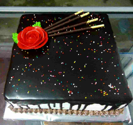 Mari Tenggelam dalam Kenikmatan "Black Forest"