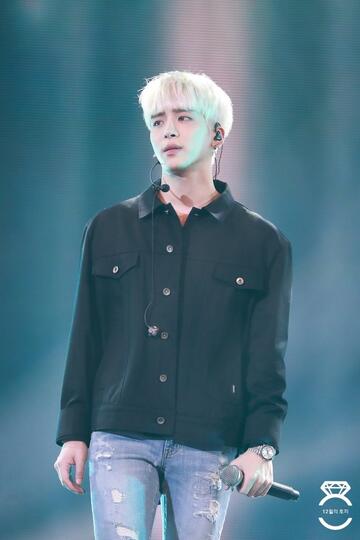 Jonghyun SHINee Meninggal: Diduga Karena Bunuh Diri