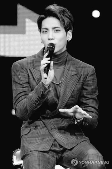 Jonghyun SHINee Meninggal: Diduga Karena Bunuh Diri