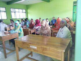 Keseruan Saat Pengambilan Raport