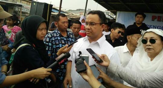 Jalan Raya Jadi Lahan Berjualan PKL Secara Legal, Tepatkah?