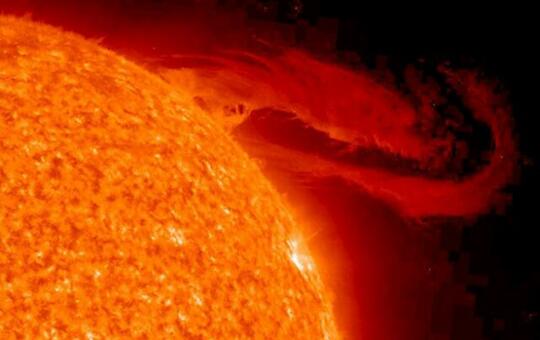 10 Pemandangan Menakjubkan Diluar Angkasa yang Jarang Terjadi