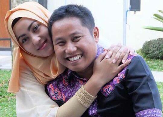 Istri 6 Komedian Top Ini Kecantikannya Menawan Hati