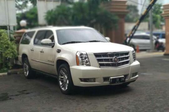 Polantas Diseret Penerobos Busway Pakai Opel Blazer