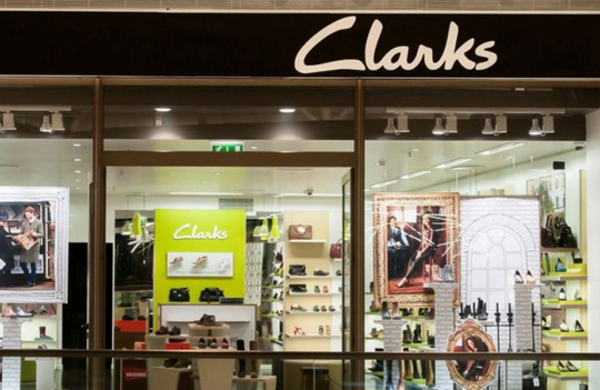 Diskon Besar-besaran, Gerai Sepatu Clarks Akan Tutup di Indonesia?