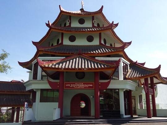 Uniknya masjid-masjid di Indonesia bertema "oriental" 