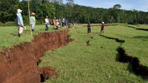 Bencana Tanah Bergerak Apa Penyebabnya ?