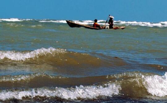 Ombak Pantai Selatan Di Kabupaten Malang Kembali Telan