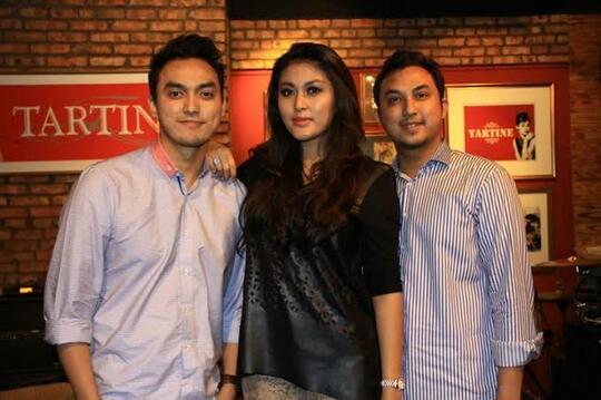 Meski Laku Band Lokal 90'an Ini Kerap Di Buli & Dianggap Kampungan