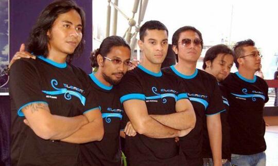 Meski Laku Band Lokal 90'an Ini Kerap Di Buli & Dianggap Kampungan