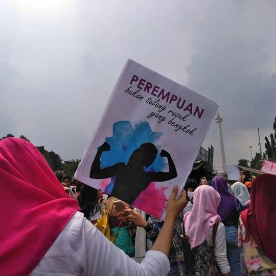 Polemik : Tak ingin punya keturunan, apakah masih dianggap wanita?