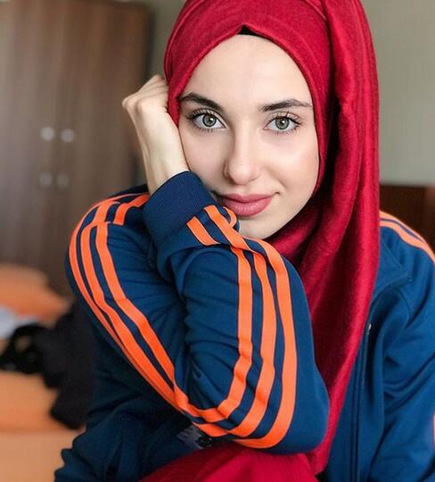 Awas, Hijaber Cantik Ini Ternyata Juara Dunia Taekwondo Loh