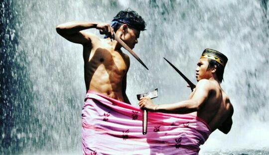 Tradisi Ganjil Suku Asli Indonesia, kimpoi Sedarah Hingga Penggal Kepala
