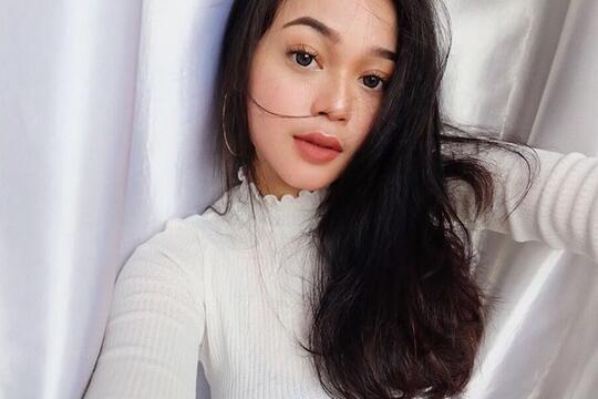 Cecilia Gina, Putri Master Limbad yang Bening Abis