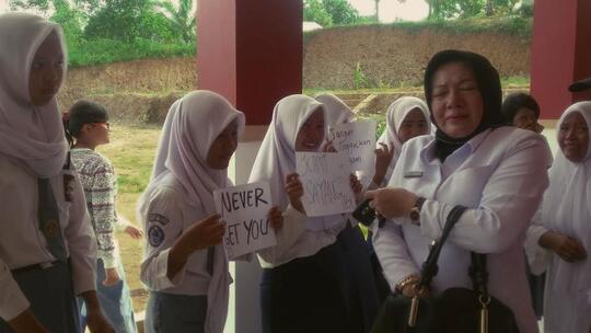 Tradisi Dan Aturan Sekolah Zaman Dulu yang Kini Mulai Langka